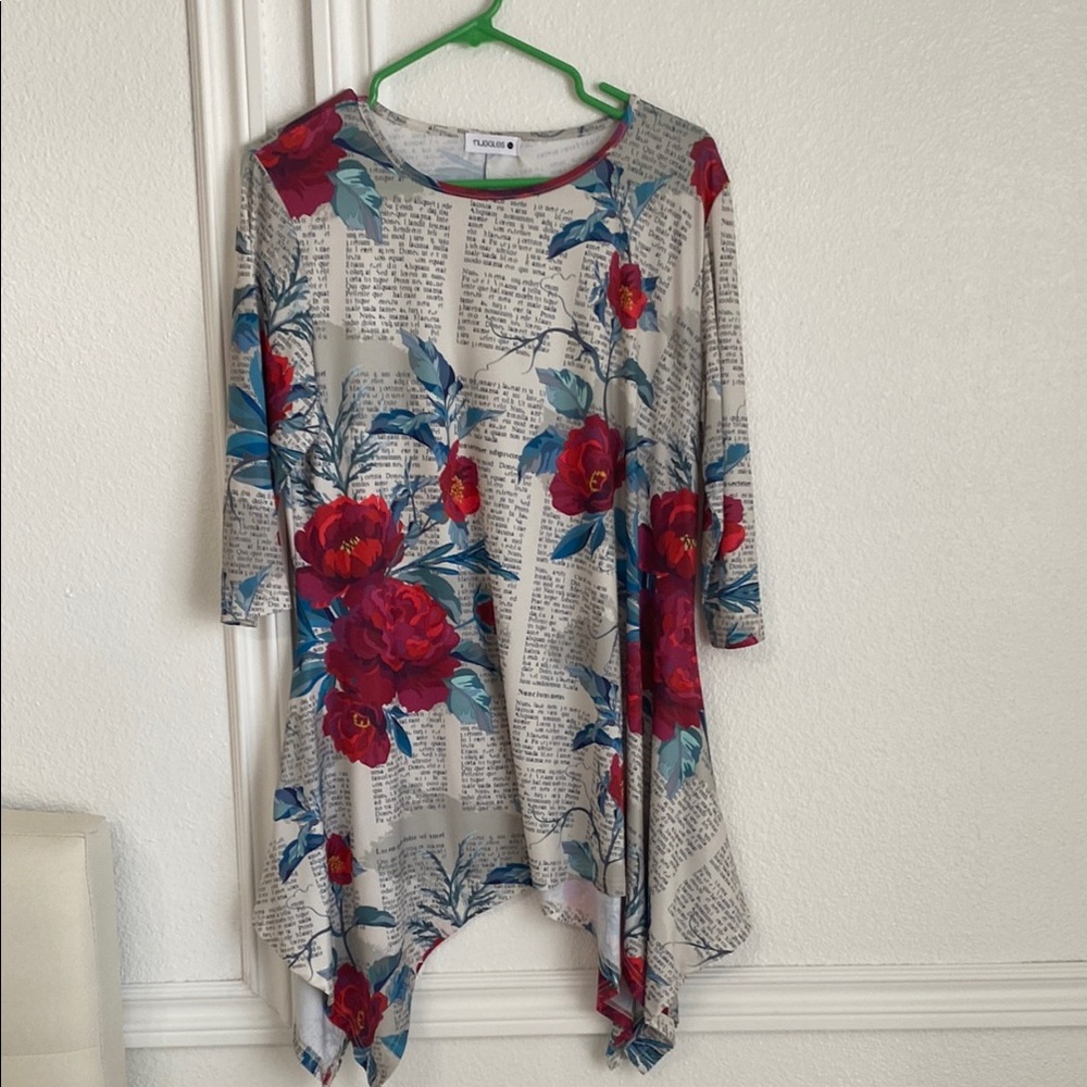 Floral Print Asymmetrical Hem Top